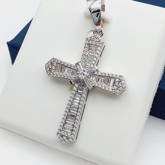 "925 Sterling Silver Plated CZ Pendant, INUS1BR195 - Picture 7 of 9